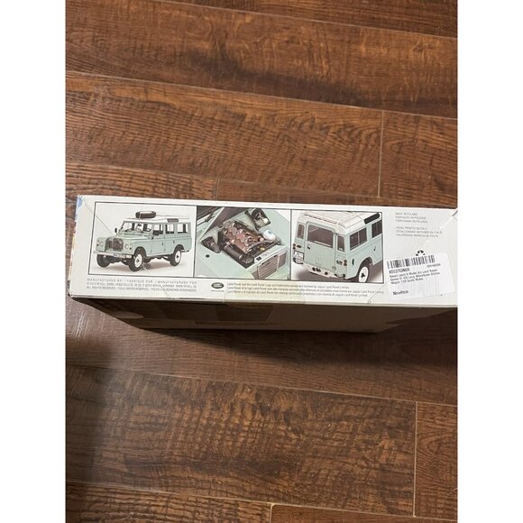 Revell Land Rover Series III 109 Model Truck Kit Long Wheelbase Station wagon - Picture 8 of 16